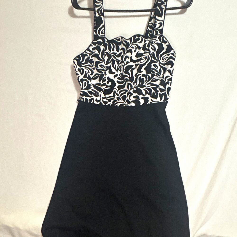 R&K Originals Petite Sweetheart Strappy A-Line Dress 4P Black/White Floral